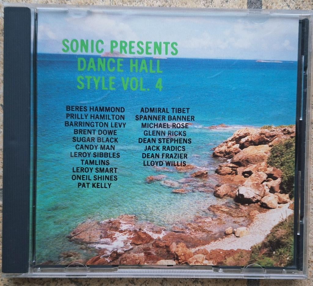 Sonic Presents Dance Hall Style Vol. 4 CD, Ophalen of Verzenden, Zo goed als nieuw