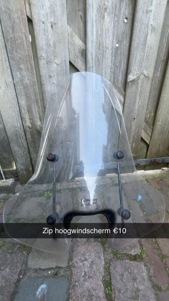 Piaggio Zip hoogwindscherm beetje schade, Fietsen en Brommers, Brommeronderdelen | Scooters, Gebruikt, Piaggio, Overige typen