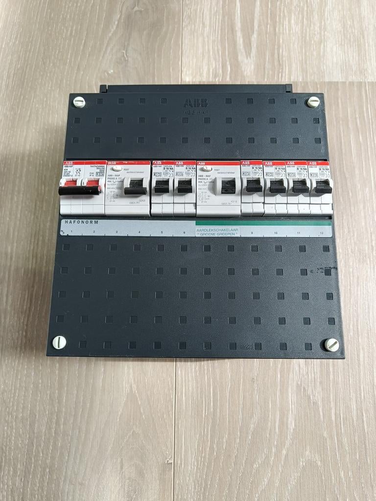 Zeer nette ABB HAF groepenkast 1 Fase, Doe-het-zelf en Verbouw, Elektra en Kabels, Ophalen of Verzenden