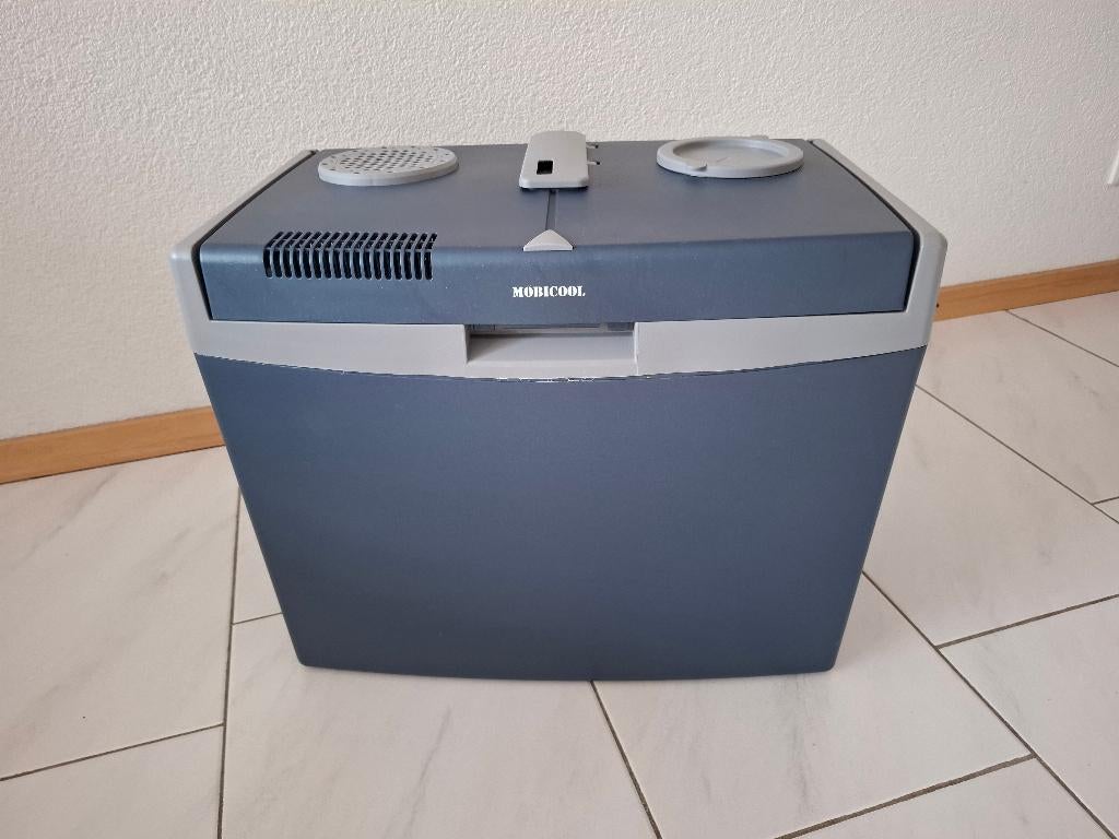 Camping koelbox 35L 230&12V Mobicool, Caravans en Kamperen, Ophalen, Zo goed als nieuw, Koelbox, Elektrisch