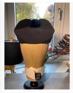 Zwarte Kapelaans Hoed met flos, Ophalen of Verzenden, Zo goed als nieuw, X, X