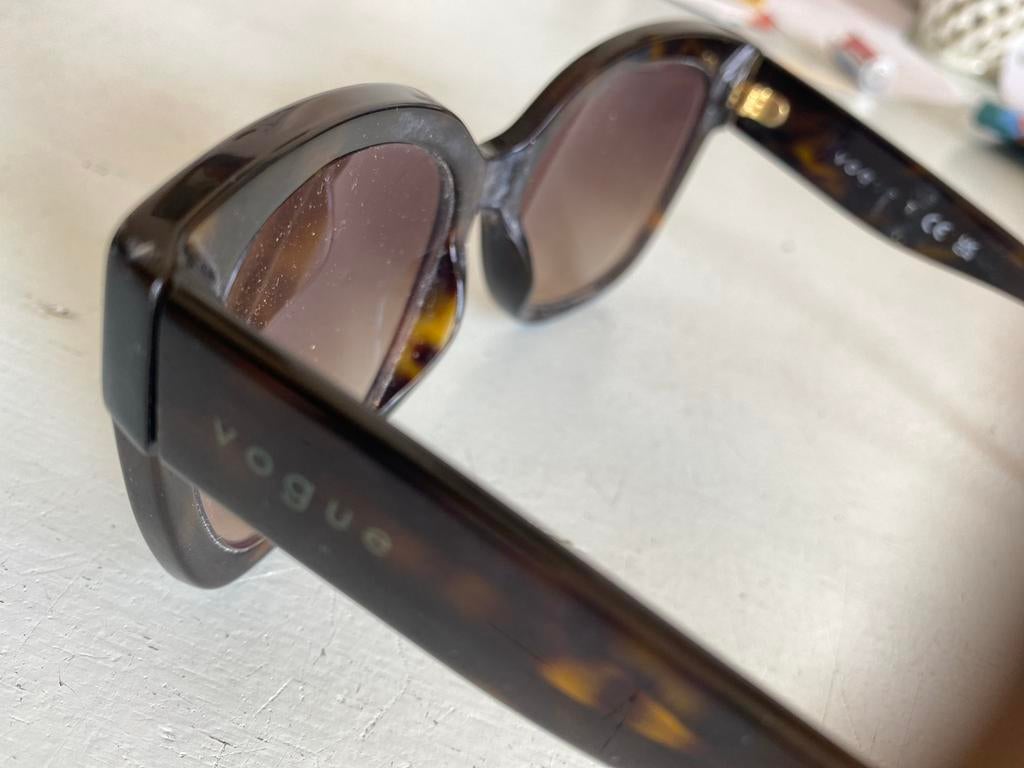 Vogue zonnebril op sterkte, Overige merken, Gebruikt, Zonnebril op sterkte, Bruin