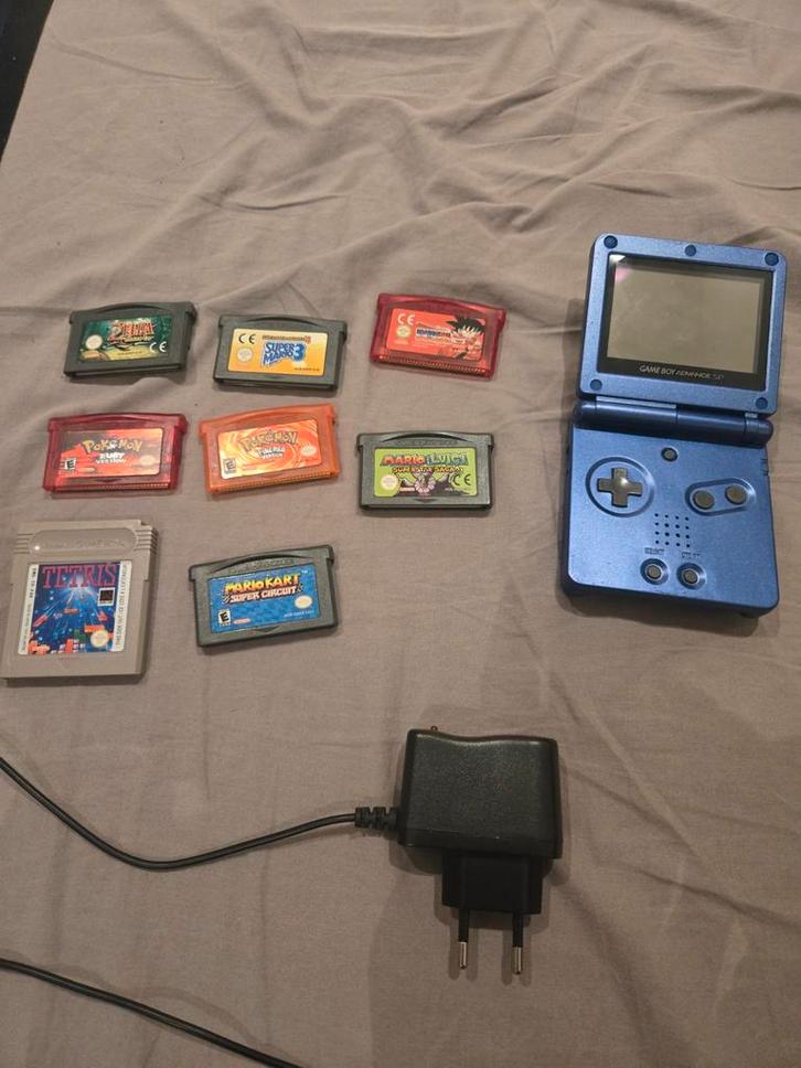Gameboy Advance SP (defect) + Lader + Games, Spelcomputers en Games, Games | Nintendo Game Boy, Niet werkend, Overige genres, 1 speler