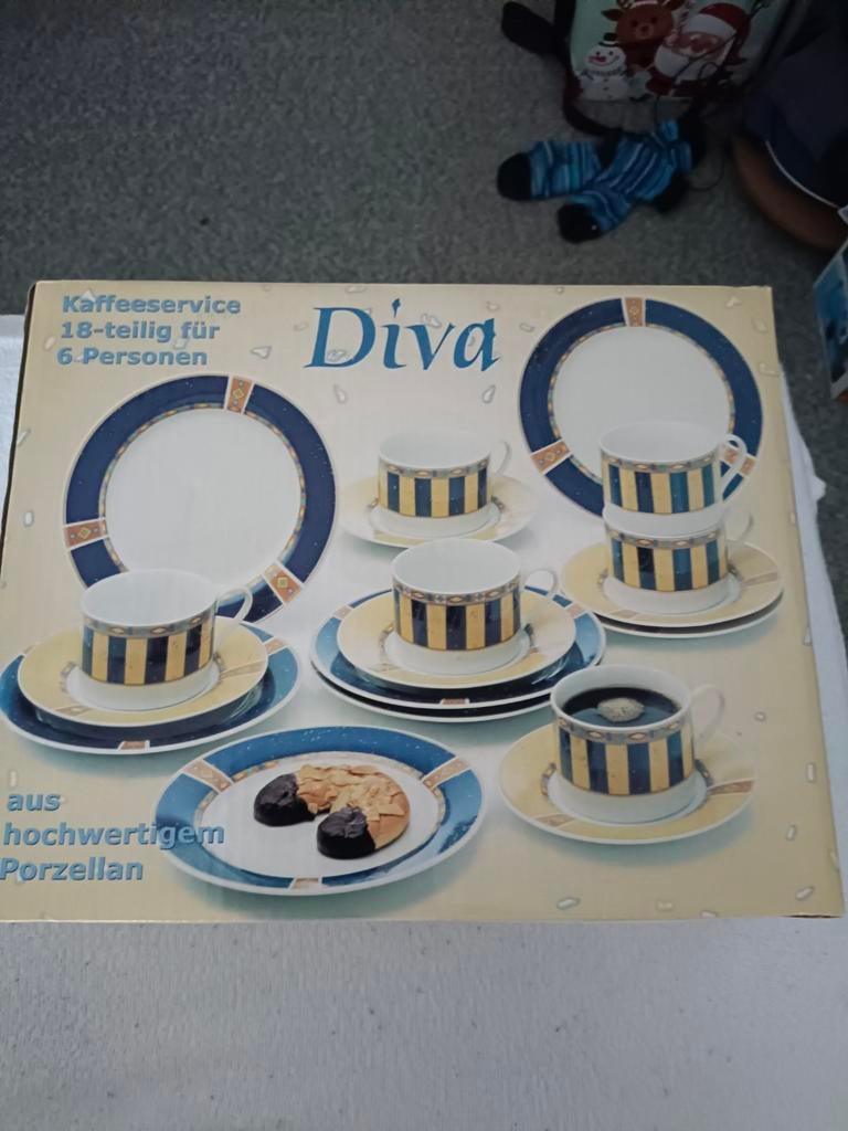 Diva Porseleinen Koffieservies 18-delig voor 6 Personen, Ophalen of Verzenden, Zo goed als nieuw, Overige stijlen, Kop(pen) en/of Schotel(s)