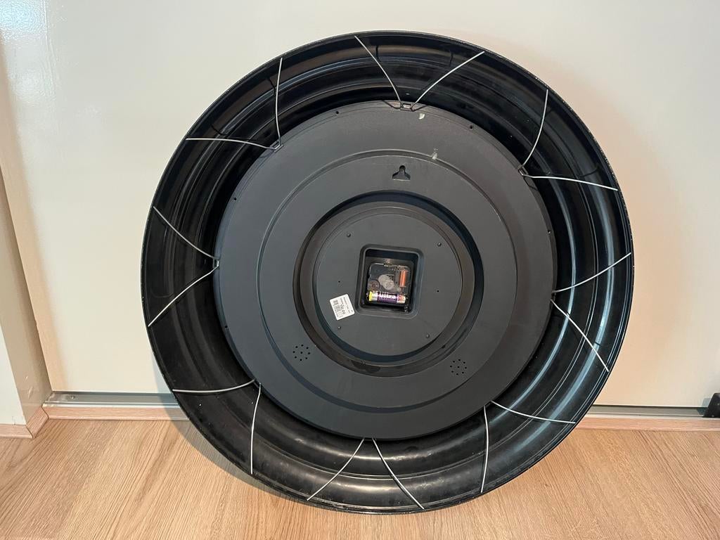 Riverdale Wandklok - Zwart met Romeinse Cijfers, Huis en Inrichting, Ophalen of Verzenden, Gebruikt, Analoog, Wandklok