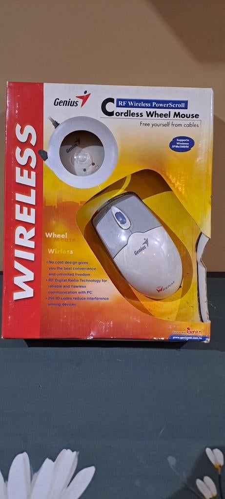 Genius RF Wireless PowerScroll Cordless Wheel Mouse, Computers en Software, Muizen, Ophalen of Verzenden