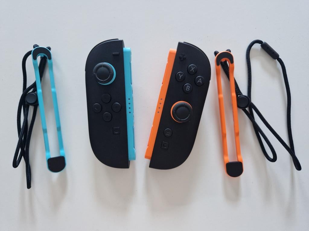 Nintendo switch 2 joycons blauw/rood, Ophalen of Verzenden, Nieuw