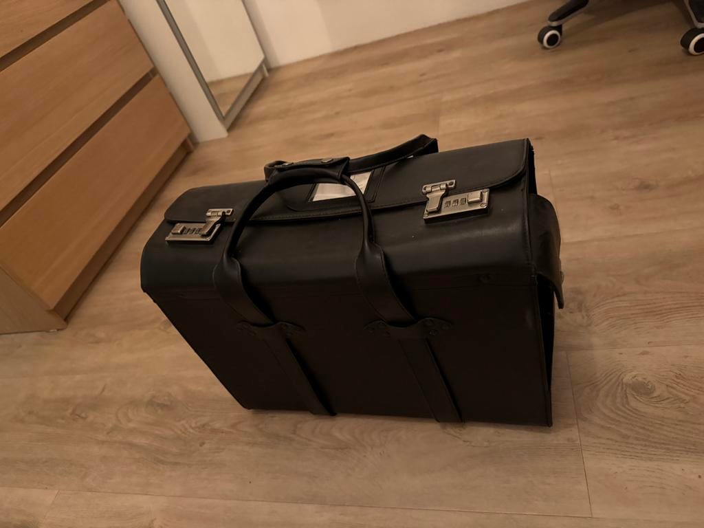 Zwarte pilotenkoffer, Ophalen, 40 tot 60 cm, Gebruikt, 20 tot 30 cm