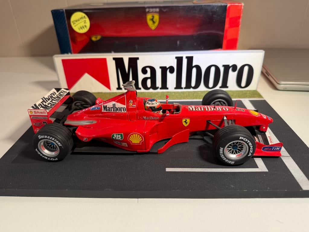 Schumacher Ferrari F399 Marlboro 1/18, Ophalen of Verzenden, Zo goed als nieuw, Hot Wheels