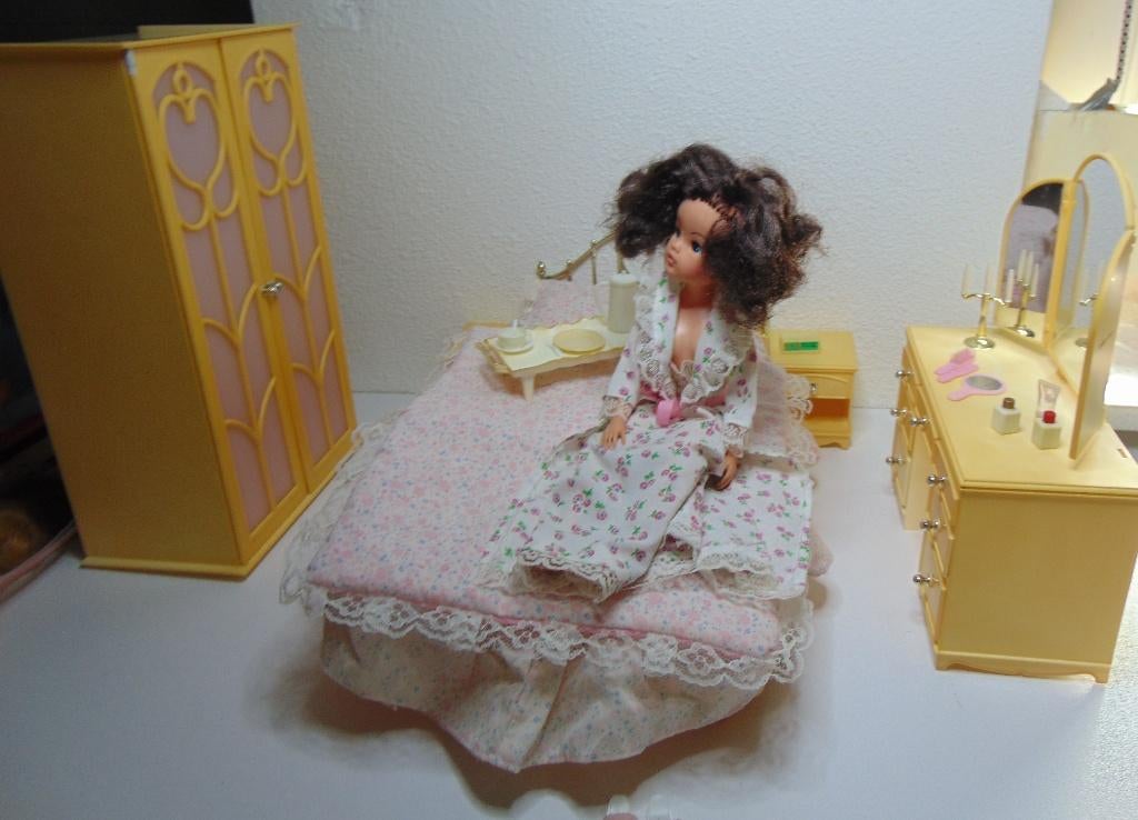 Sindy Slaapkamer met Donker harige pop, Verzamelen, Poppen, Ophalen of Verzenden, Gebruikt, Pop