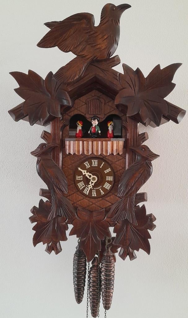 Houten Koekoeksklok met vogels en draaiende danspoppen, Ophalen of Verzenden