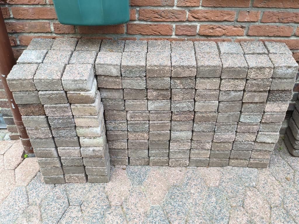 250 beton klinkers (2,5m2) gratis, Ophalen, Gebruikt, Klinkers, Minder dan 5 m²