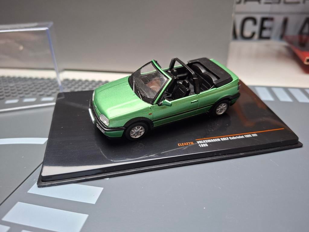 Volkswagen Golf Cabrio 1:43 in originele verpakking, Ophalen of Verzenden, Zo goed als nieuw, Auto, Overige merken