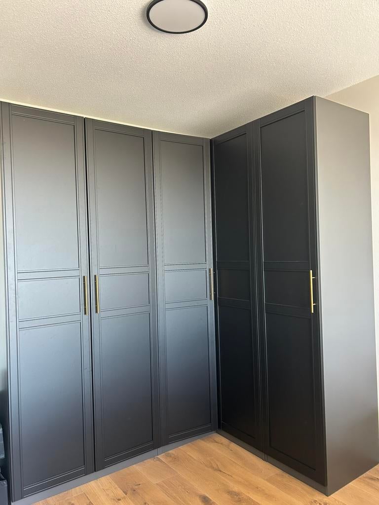 PAX hoek kledingkast – zwart/donkergrijs- 1 jaar oud, Huis en Inrichting, Kasten | Kledingkasten, Ophalen, Zo goed als nieuw, 50 tot 75 cm