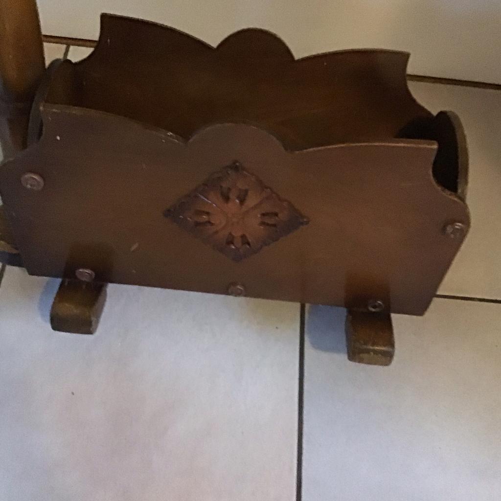 Rooktafeltje met lectuurbak., Ophalen, Gebruikt