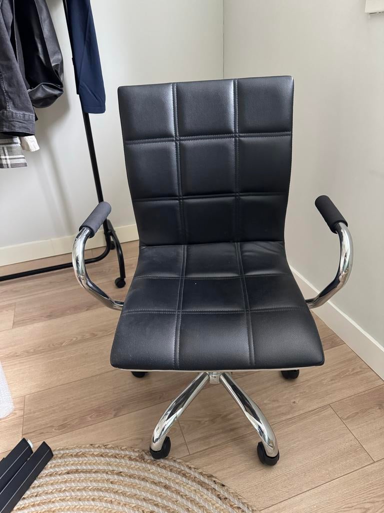 Gratis bureaustoel - Comfortabel en stijlvol, Ophalen, Gebruikt, Zwart, Bureaustoel
