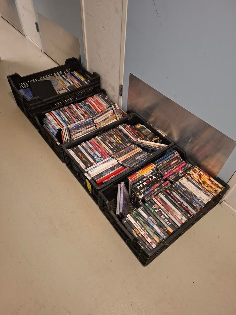 Grote partij dvd's, cd's en pc games, Ophalen