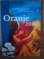 Oranje 2000 - album met voetbalmunten, Ophalen of Verzenden, Zo goed als nieuw, Overige binnenlandse clubs, Overige typen