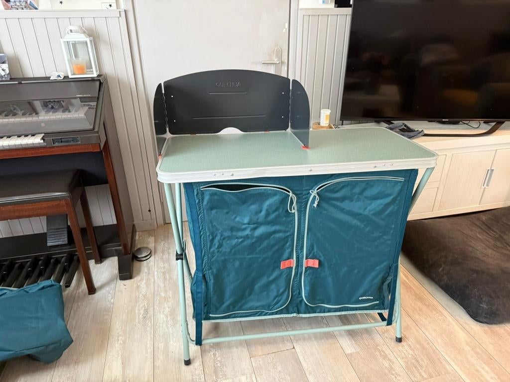 QUECHUA camping keukenkast, Ophalen, Gebruikt, Campingkast