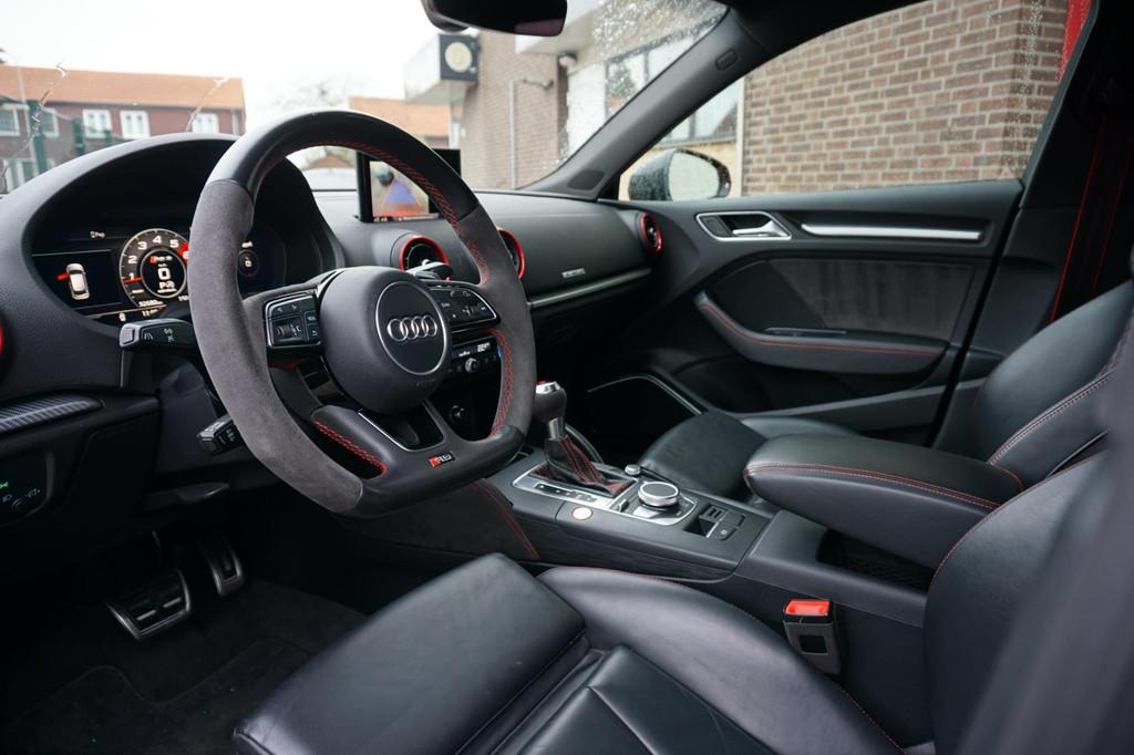 Audi RS3 2.5 TFSI Sportback Quattro Pano|Virtual|B&O|RS-Stoe, Automaat, Gebruikt, RS3, Leder
