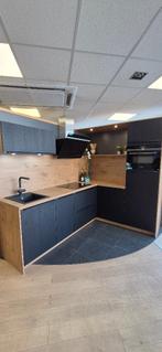 Showmodel: Artego hoekkeuken met apparatuur Siemens/Bosch, Huis en Inrichting, Ophalen, Zwart, Hoekkeuken, Nieuw