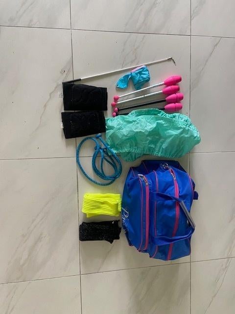 Ritmisch gymnastiek materialen te koop, Sport en Fitness, Turnen, Maat 36 t/m 42, Ophalen of Verzenden, Gebruikt, Materiaal