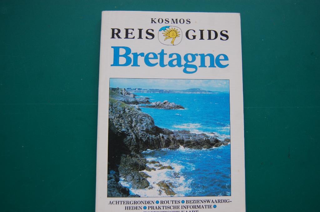 Een REISGIDS  van BRETAGNE    KOSMOS, Boeken, Europa, Ophalen of Verzenden, Reisgids of -boek, Gelezen