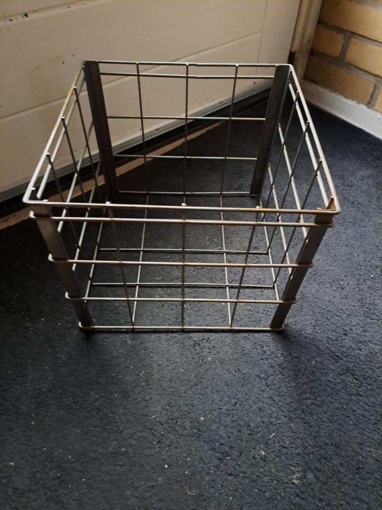 Mooie grote ijzeren mand 2 stuks zgan, Ophalen, Zo goed als nieuw