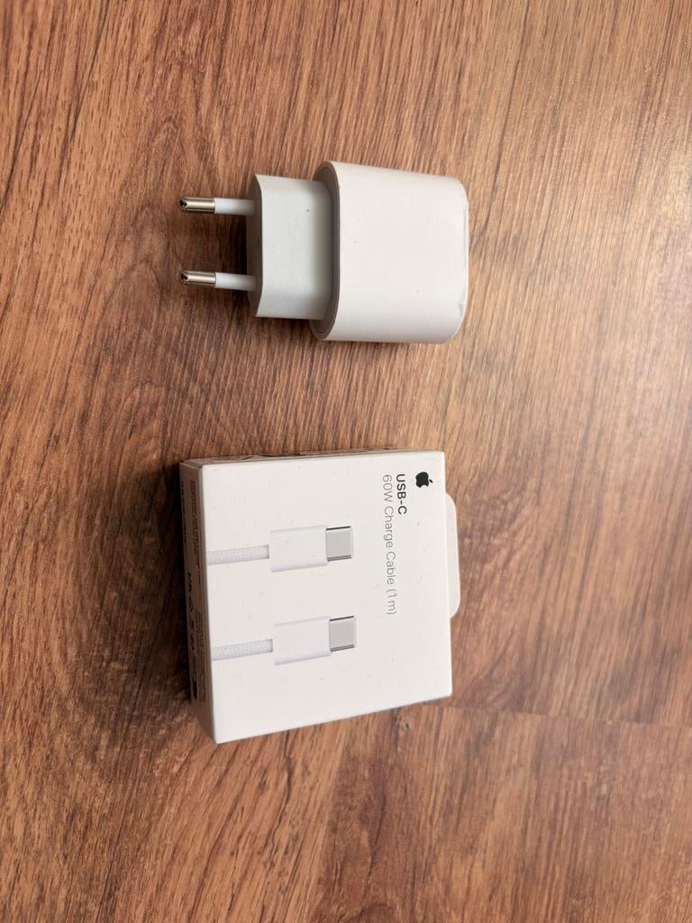 Apple iphone usb c oplader en power adapter, Ophalen of Verzenden, Zo goed als nieuw, Apple iPhone
