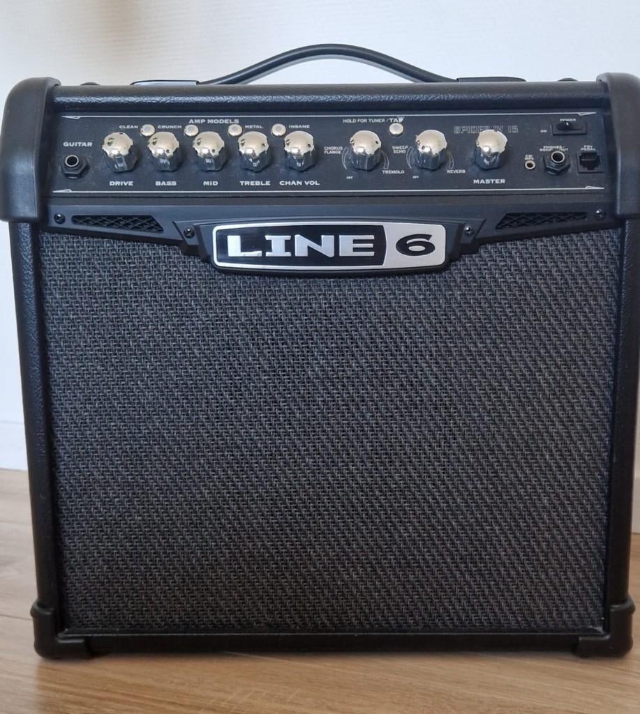 Line 6 Spider IV 15, Muziek en Instrumenten, Versterkers | Bas en Gitaar, Ophalen, Zo goed als nieuw, Minder dan 50 watt