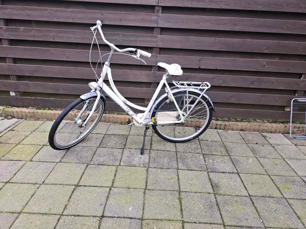 Batavus damesfiets in goede staat 3 versnellingen, Fietsen en Brommers, Fietsen | Dames | Damesfietsen, Ophalen, Gebruikt, Batavus