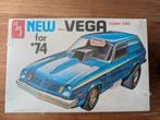 AMT Chevy Vega 74 Funny Car Plakmodel - Nieuw in doos, Auto, Groter dan 1:32, Nieuw, Ophalen