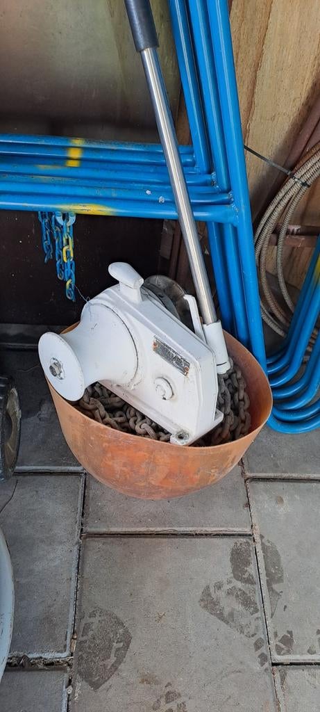 Ankerlier + ketting, Ophalen, Gebruikt, Ankeren en Afmeren, Motorboot