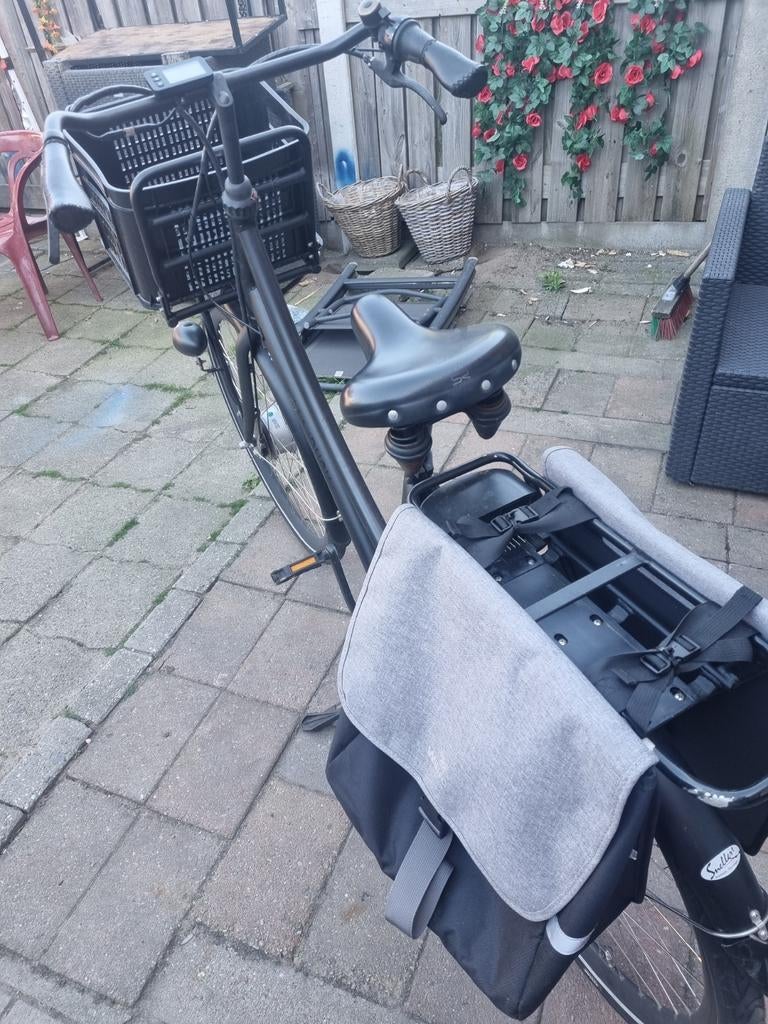 Oma ebike met dubbele standaard en stuurslot, Fietsen en Brommers, Fietsaccessoires | Fietstassen, Ophalen of Verzenden, Gebruikt