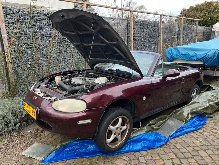 Mazda MX-5 1.6 I 2000 Rood, Auto's, Mazda, Particulier, MX-5, Benzine, Cabriolet, Handgeschakeld, Geïmporteerd, Rood, Leder, Achterwielaandrijving