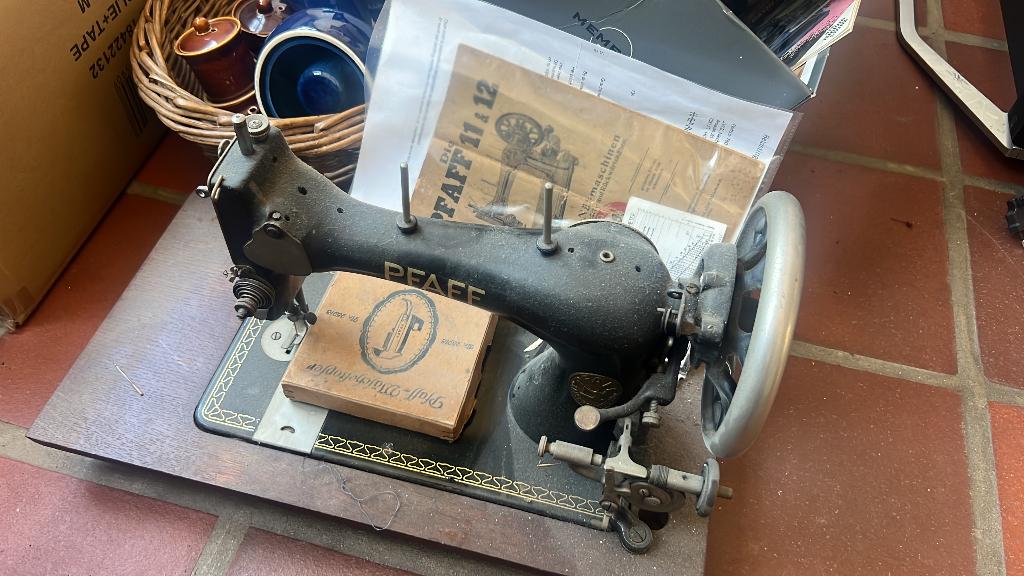 Pfaff naaimachine inclusief boekje, Ophalen