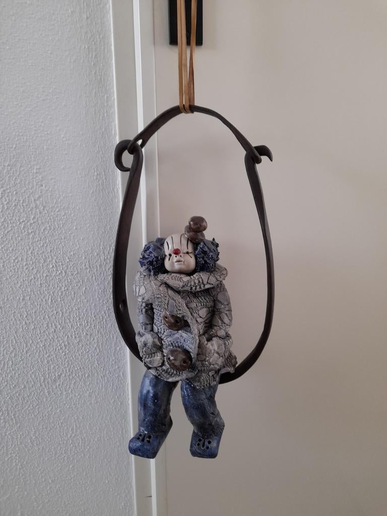 Unieke handgemaakte clown decoratie in hoepel, Verzamelen, Beelden en Beeldjes, Ophalen, Zo goed als nieuw, Overige typen