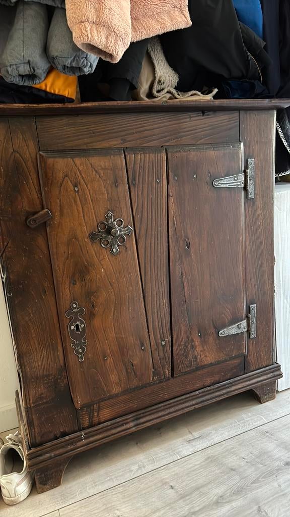 Antieke, boeren- broodkast, robuust hout, Ophalen