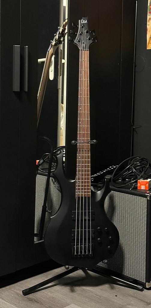 ESP LTD F-205 BLKS 5 Snarige Basgitaar, Muziek en Instrumenten, Snaarinstrumenten | Gitaren | Bas, Ophalen, Zo goed als nieuw