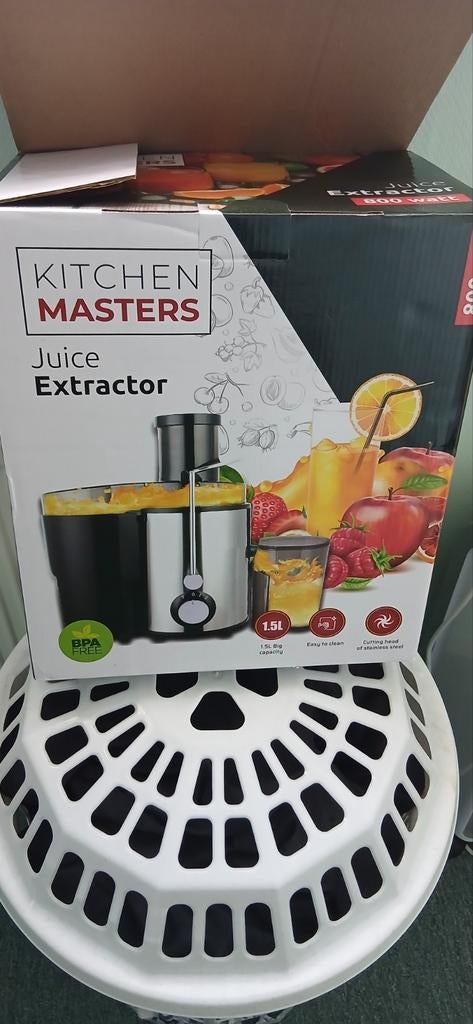 Kitchen Masters Juicer Extractor - zgan in doos, Ophalen of Verzenden, Zo goed als nieuw, Elektrisch, Sapcentrifuge