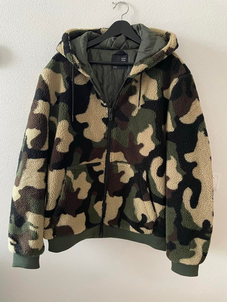 Bershka camouflage teddy jas met capuchon - Maat XL, Kleding | Heren, Jassen | Winter, Ophalen of Verzenden, Zo goed als nieuw