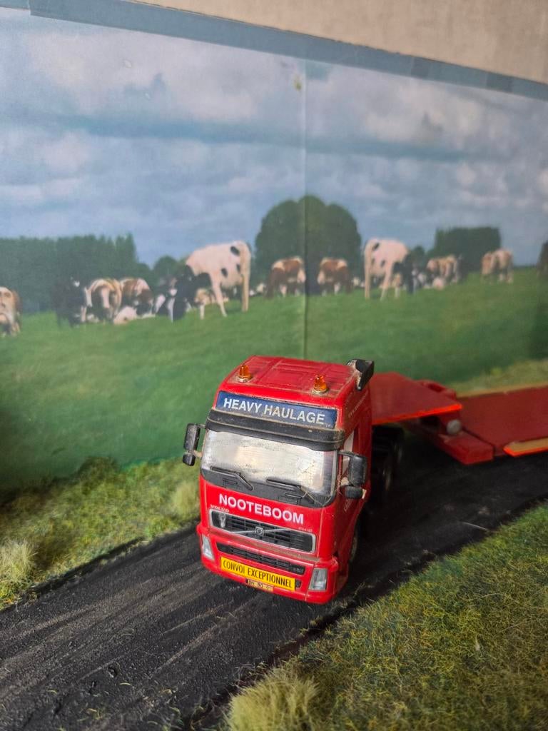 Volvo FH Nooteboom dieplader, Ophalen of Verzenden, Zo goed als nieuw, Bus of Vrachtwagen, Lion Toys
