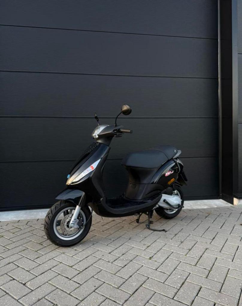 Piaggio zip 2t, zip type 3 of zip sp98 in nieuwstaat gezocht, Fietsen en Brommers, Scooters | Overige merken, Ophalen, Zo goed als nieuw