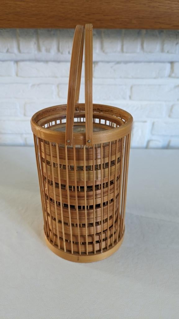 Rotan Vintage onderzetters in houder vlinders oosters motief, Ophalen of Verzenden, Glas of Kopje