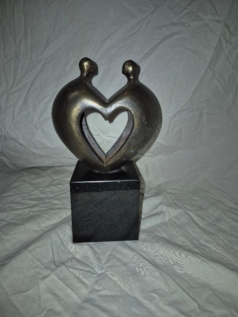 Bronzen Beeld 'Hart voor elkaar' Corry Ammerlaan (Artihove), Antiek en Kunst, Ophalen of Verzenden, Brons, 20 - 50 cm, Beeld