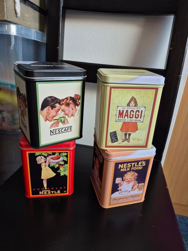 Nestlé voorraadblikken, Ophalen