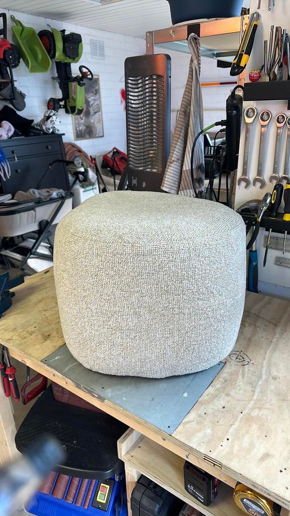 Witte teddy poef 45 cm diameter, Ophalen, Zo goed als nieuw, Rond, Minder dan 50 cm