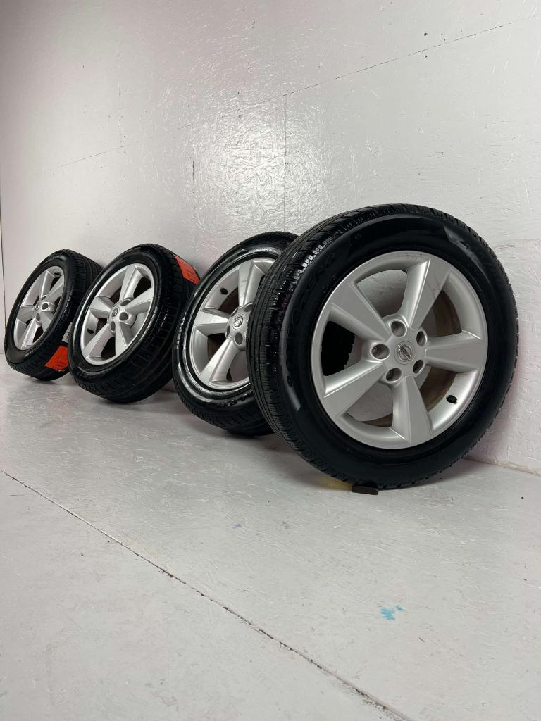 Originele Nissan Qashqai X-Trail Juke winterset 17" 5x114.3, Auto-onderdelen, Banden en Velgen, Niet ingevuld, Banden en Velgen