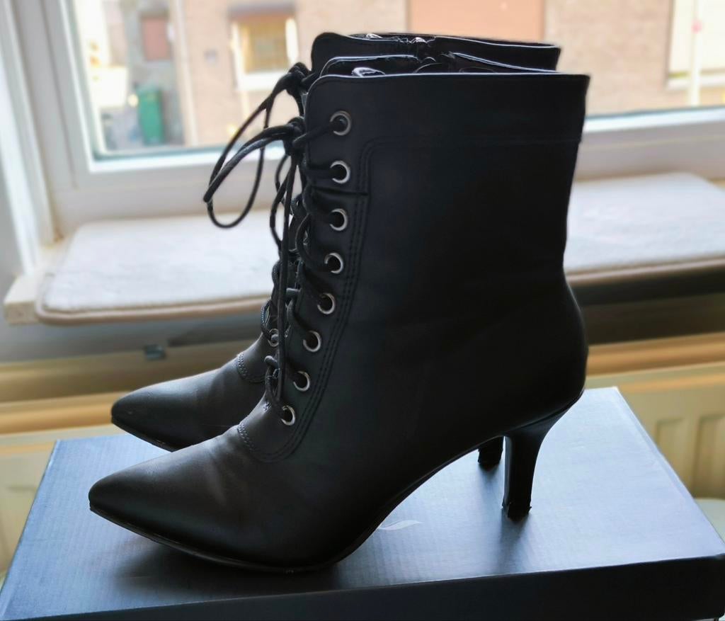 Winklepickers - Winkle Pickers - Maat 38 - Gothic - Goth, Schoenen met lage hakken, Zwart, Ophalen of Verzenden, Zo goed als nieuw