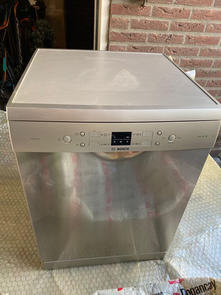 Bosch Silence Serie 4 A+, Ophalen, Zo goed als nieuw, Energieklasse A of zuiniger, Minder dan 85 cm